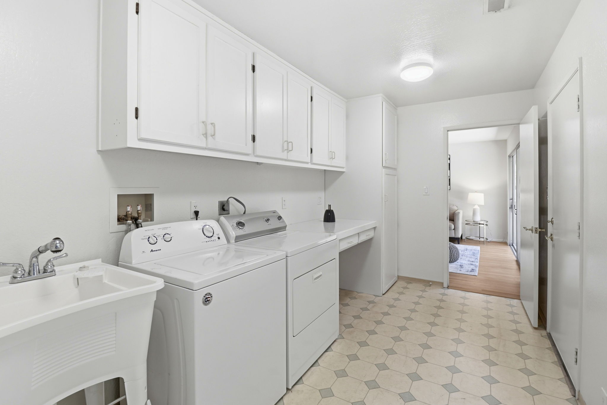036_F8_112 Linden Ln