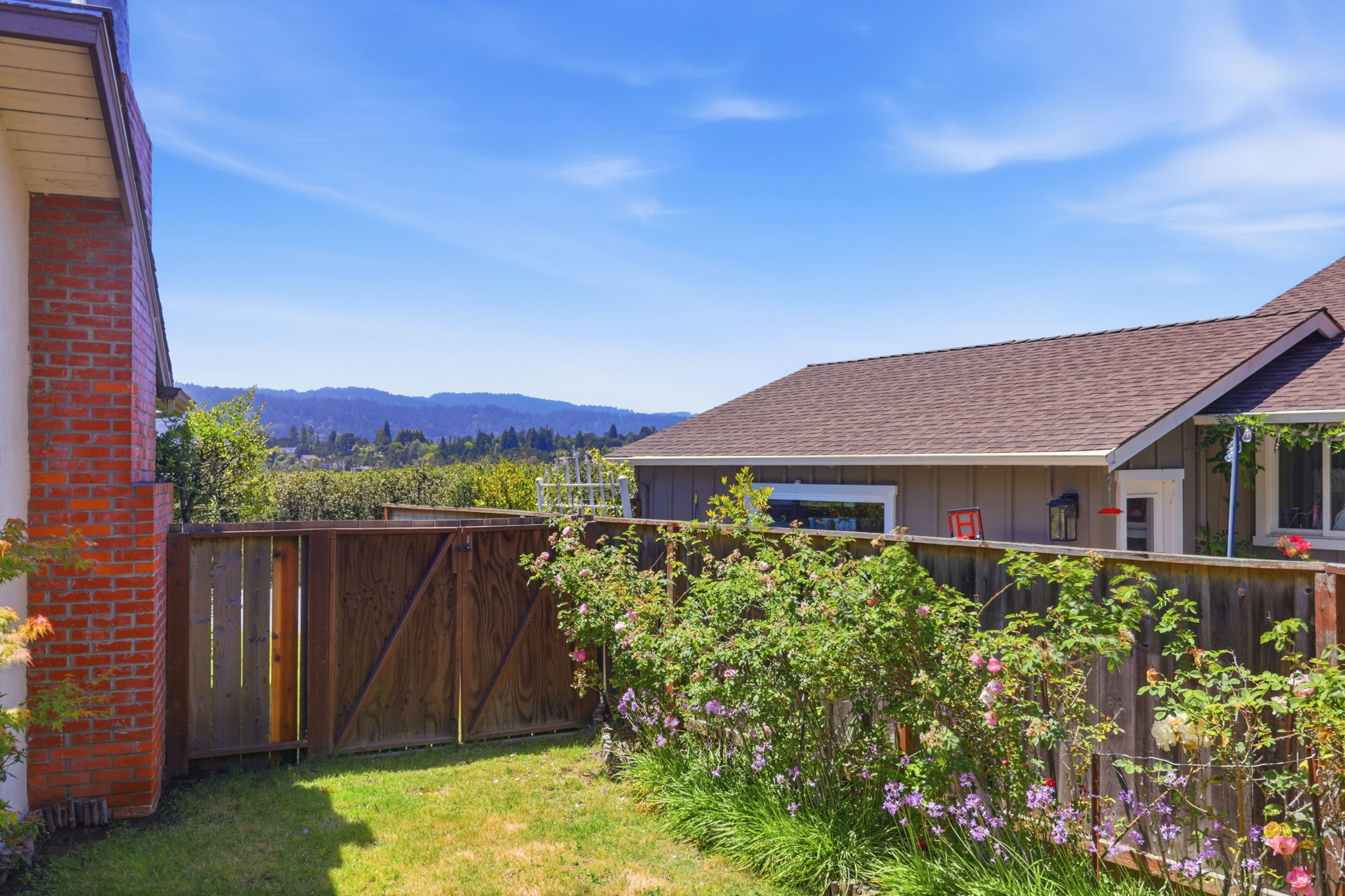 013_F8_112 Linden Ln