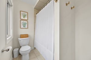  Photo 32