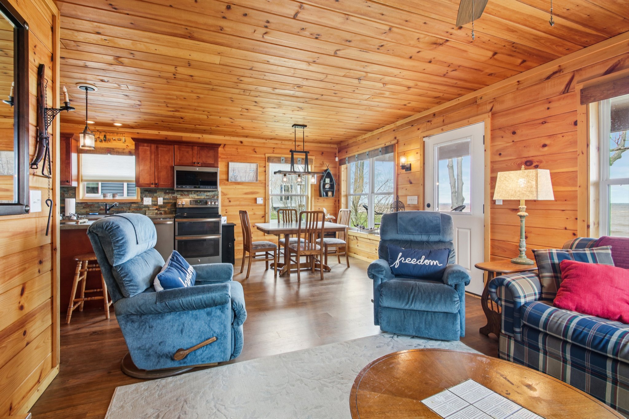 Main St-S0804-009.jpg