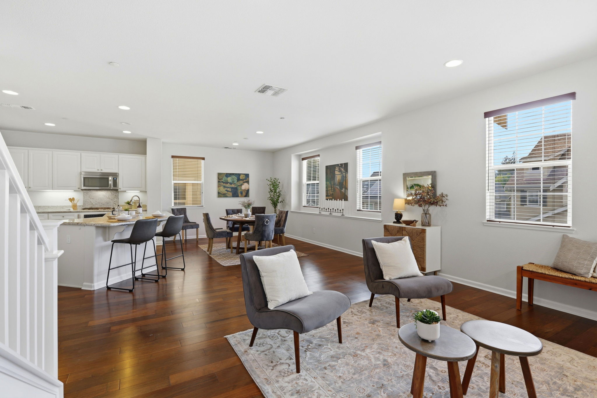 010_F8_112 Meadowview Ln