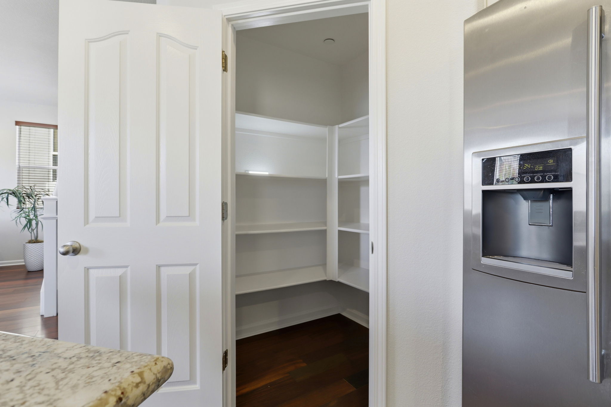 019_F8_112 Meadowview Ln