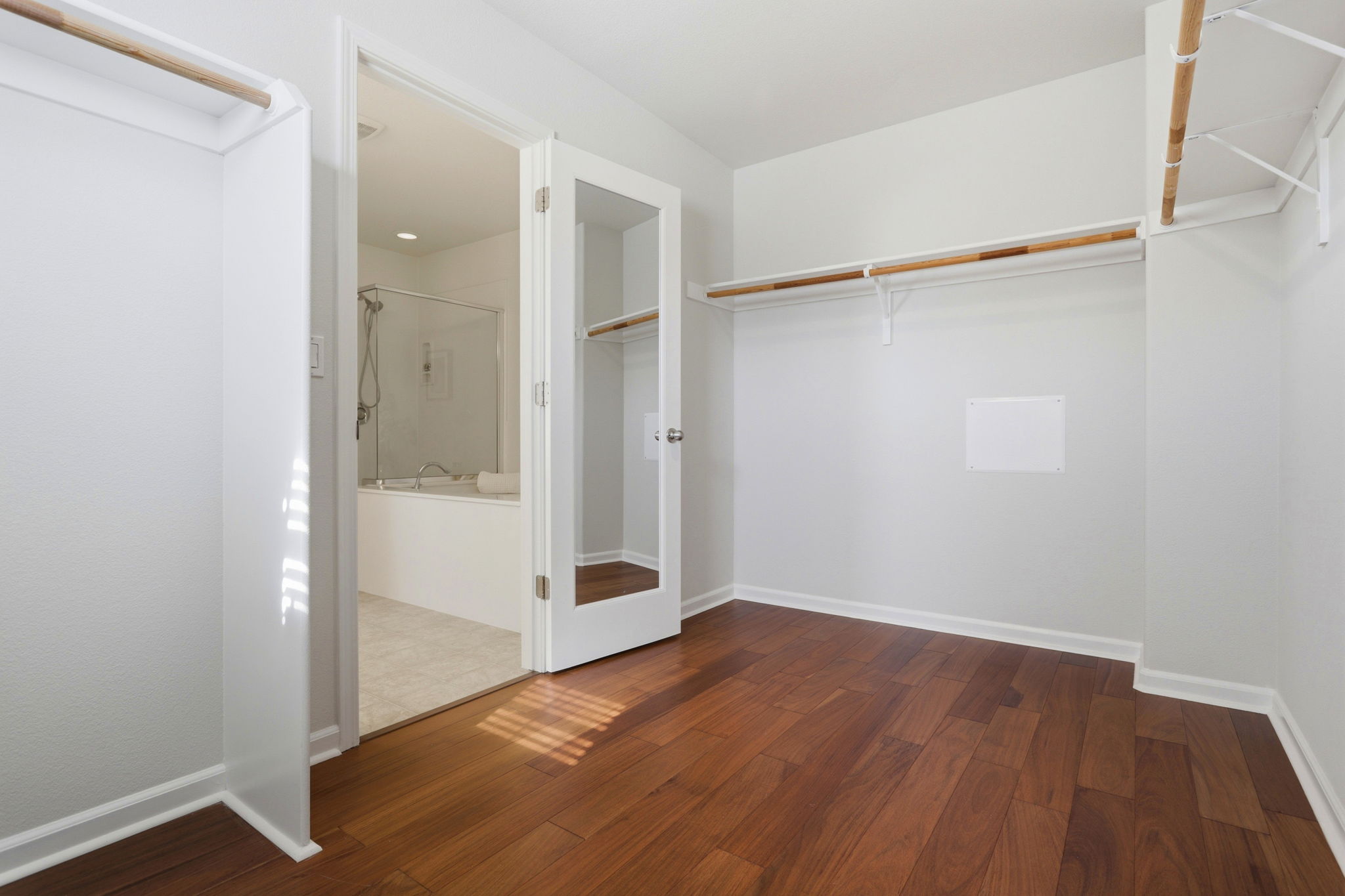 027_F8_112 Meadowview Ln