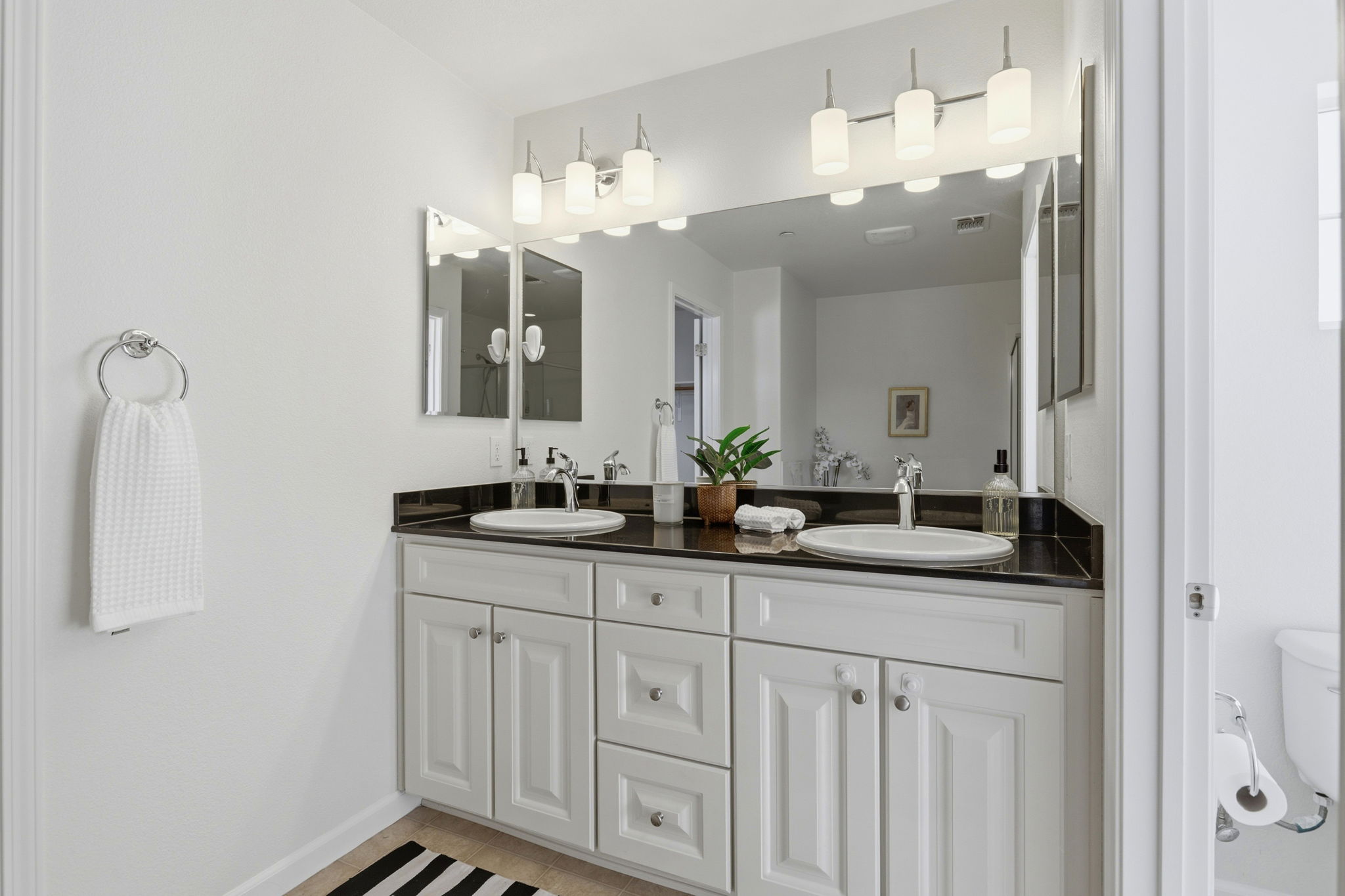 032_F8_112 Meadowview Ln