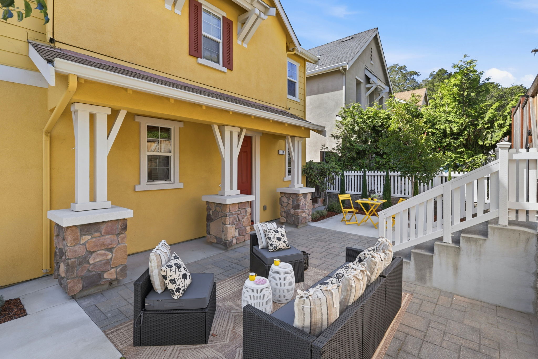 042_F8_112 Meadowview Ln
