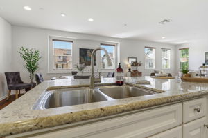 016_F8_112 Meadowview Ln