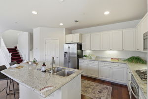 018_F8_112 Meadowview Ln
