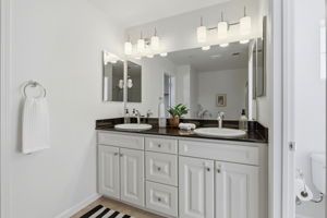032_F8_112 Meadowview Ln