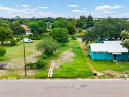  Photo 0