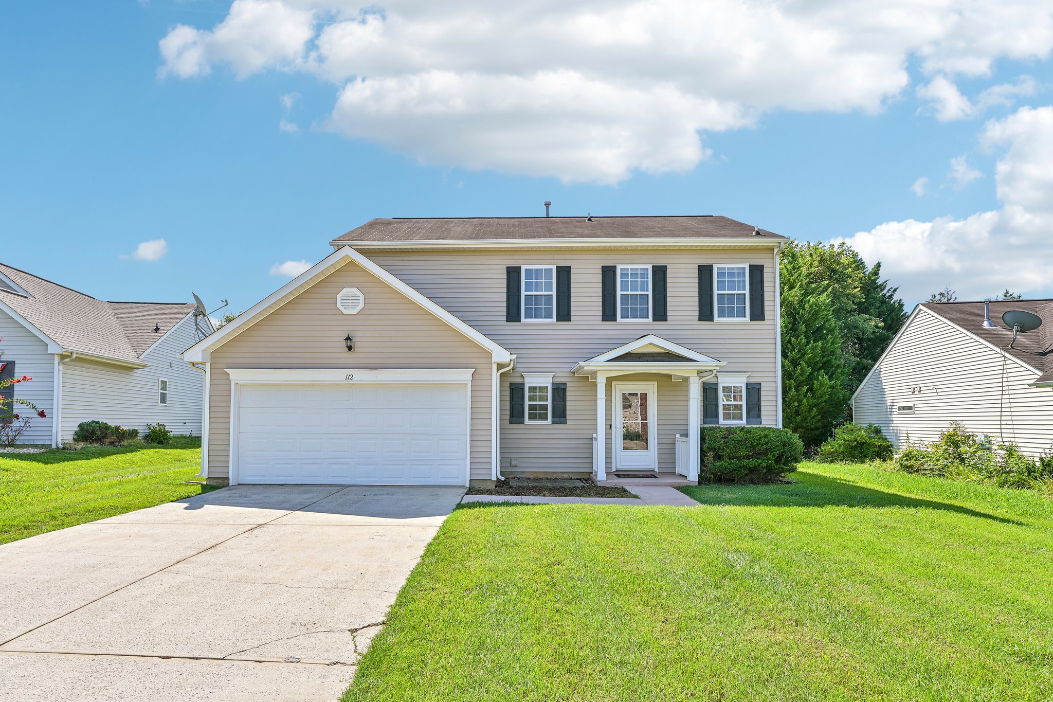 Nevis Ln-S3107-001.jpg