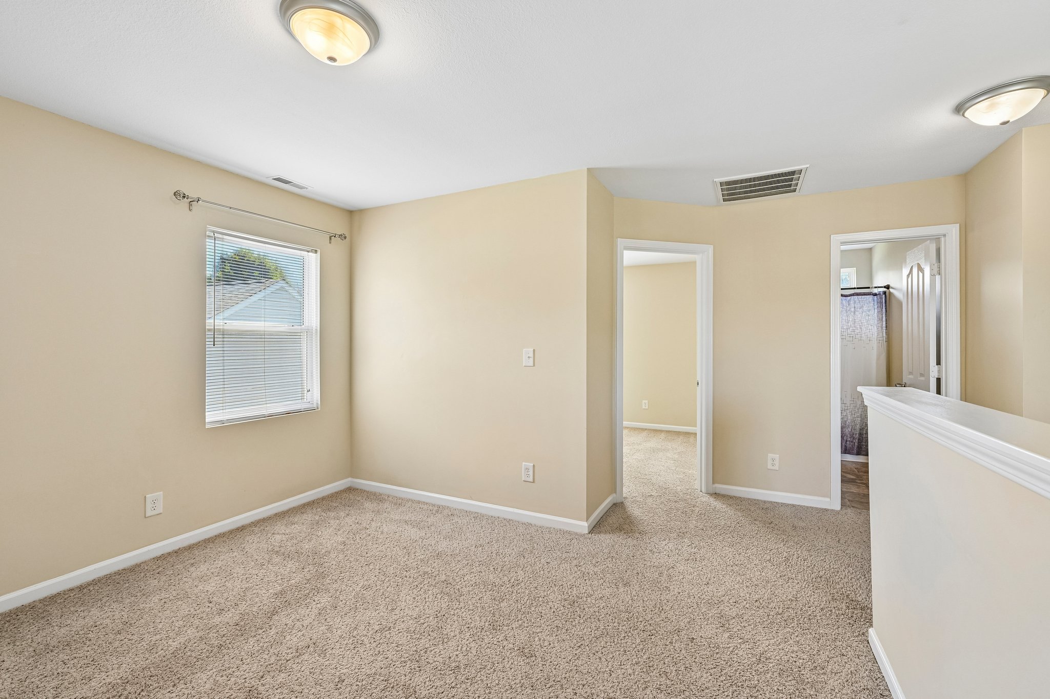 Nevis Ln-S3107-021.jpg