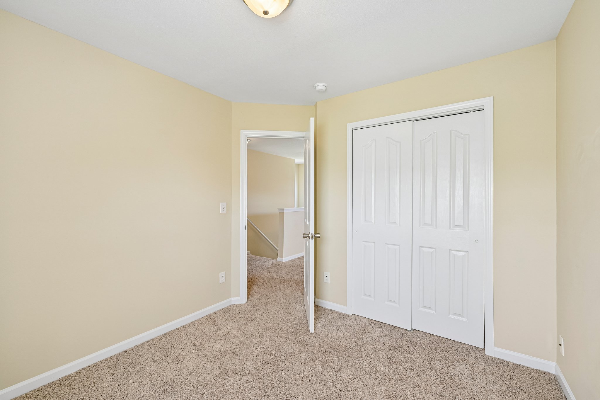 Nevis Ln-S3107-023.jpg