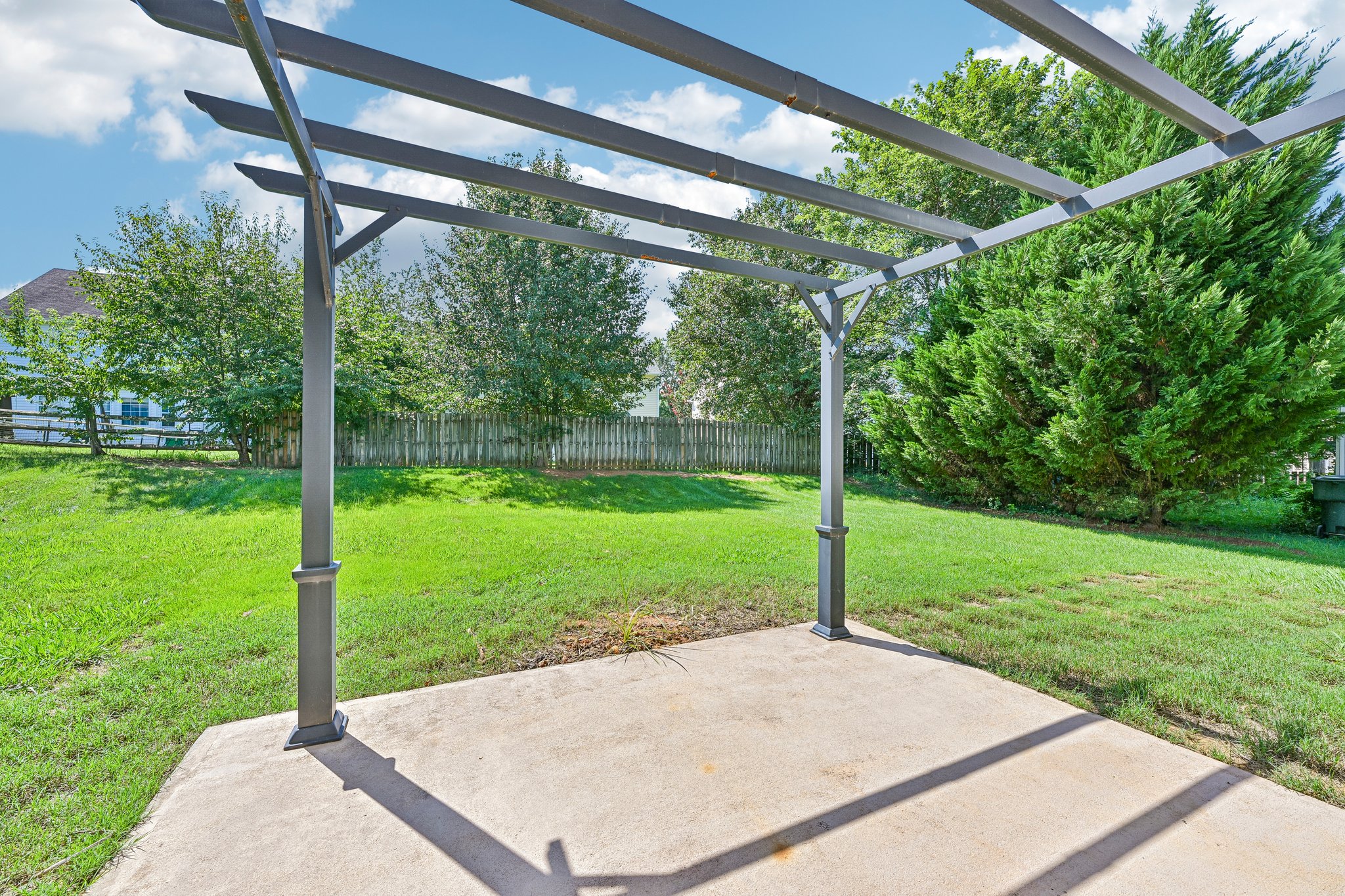 Nevis Ln-S3107-037.jpg