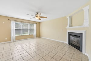 Nevis Ln-S3107-007.jpg
