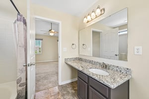 Nevis Ln-S3107-034.jpg