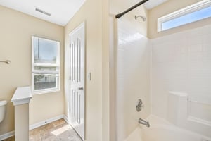 Nevis Ln-S3107-035.jpg