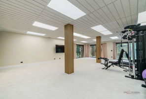  Photo 48