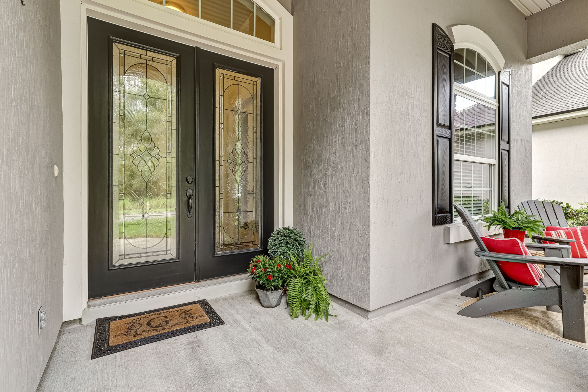 Front Porch/Entrance