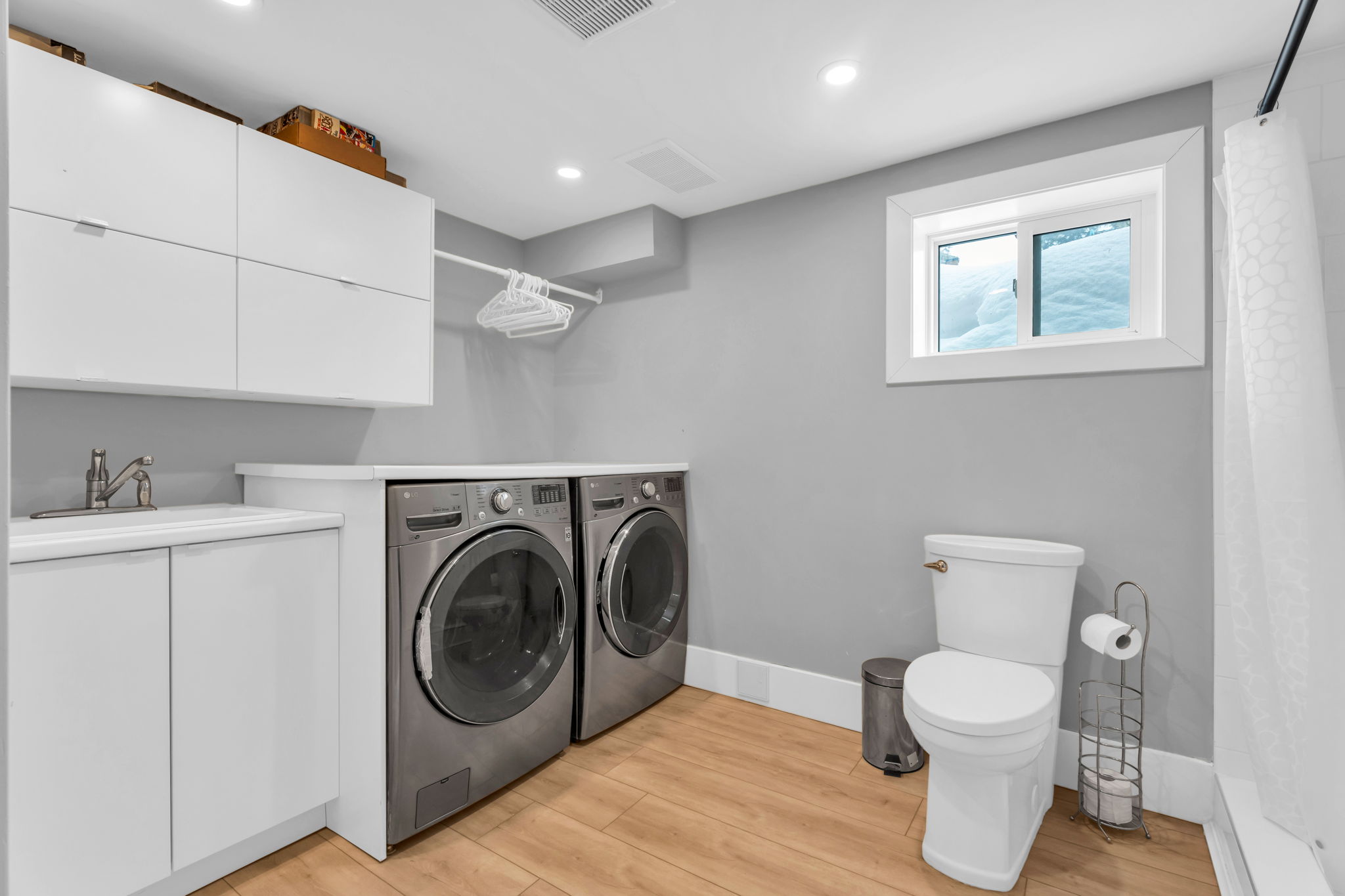 Laundry Room/Bathroom