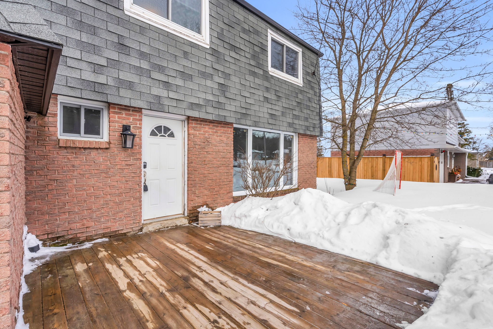 Front Porch/Entrance