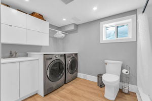 Laundry Room/Bathroom