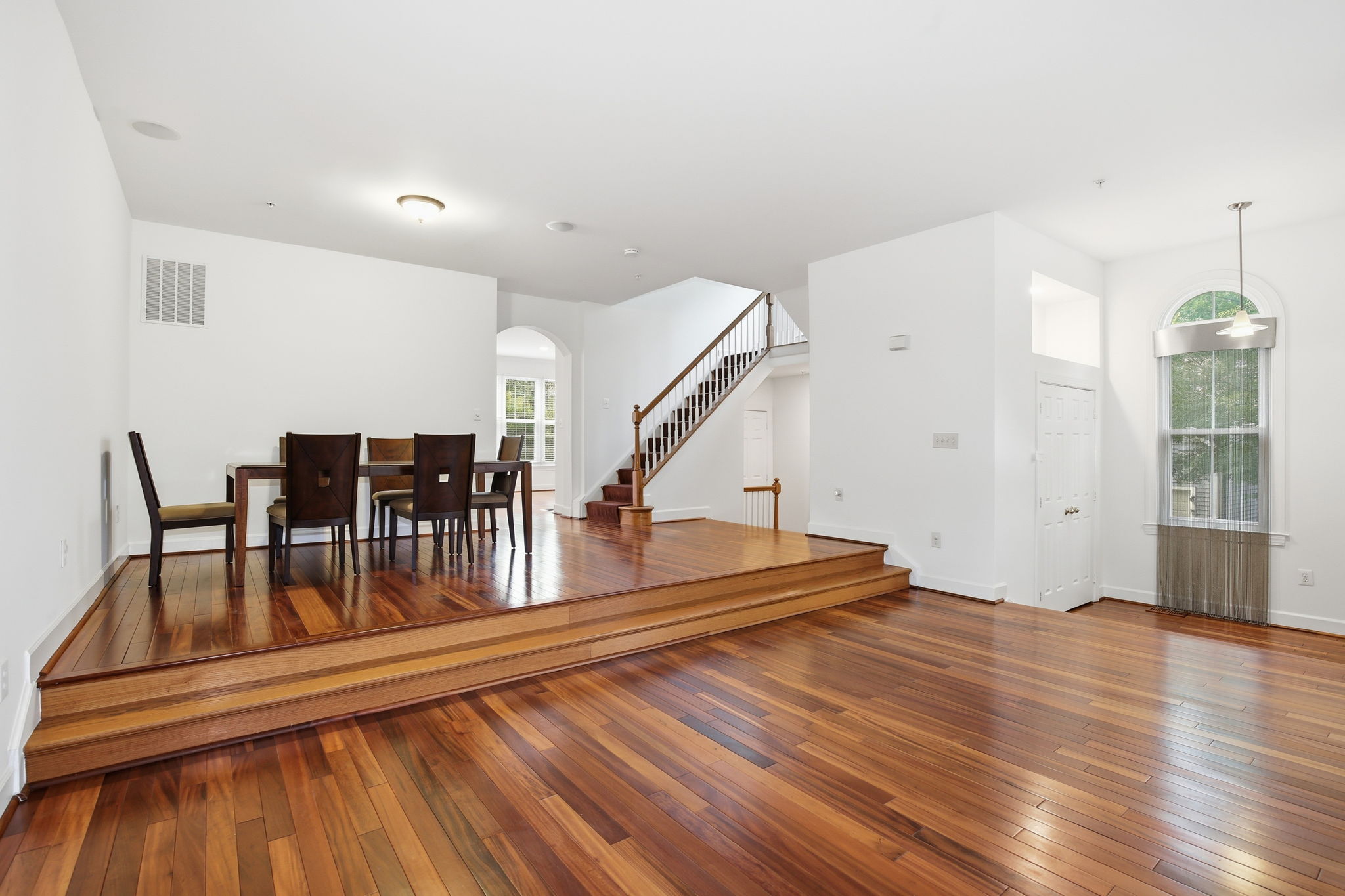 1120 Crestfield Dr _007