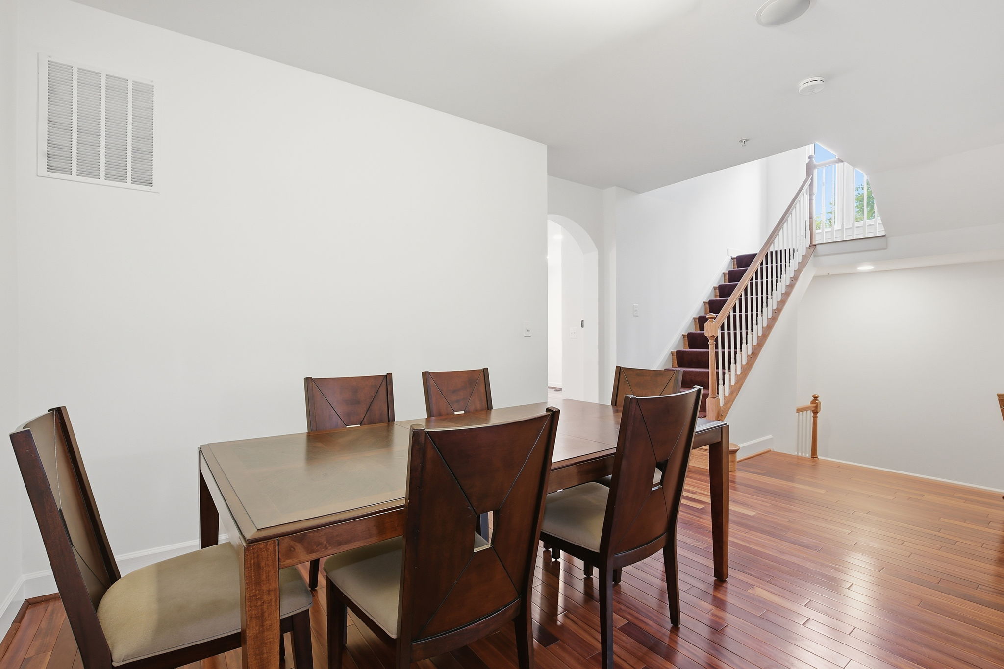 1120 Crestfield Dr _009