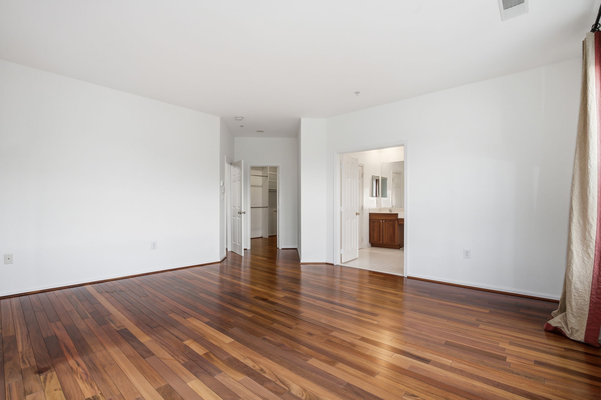 1120 Crestfield Dr _029