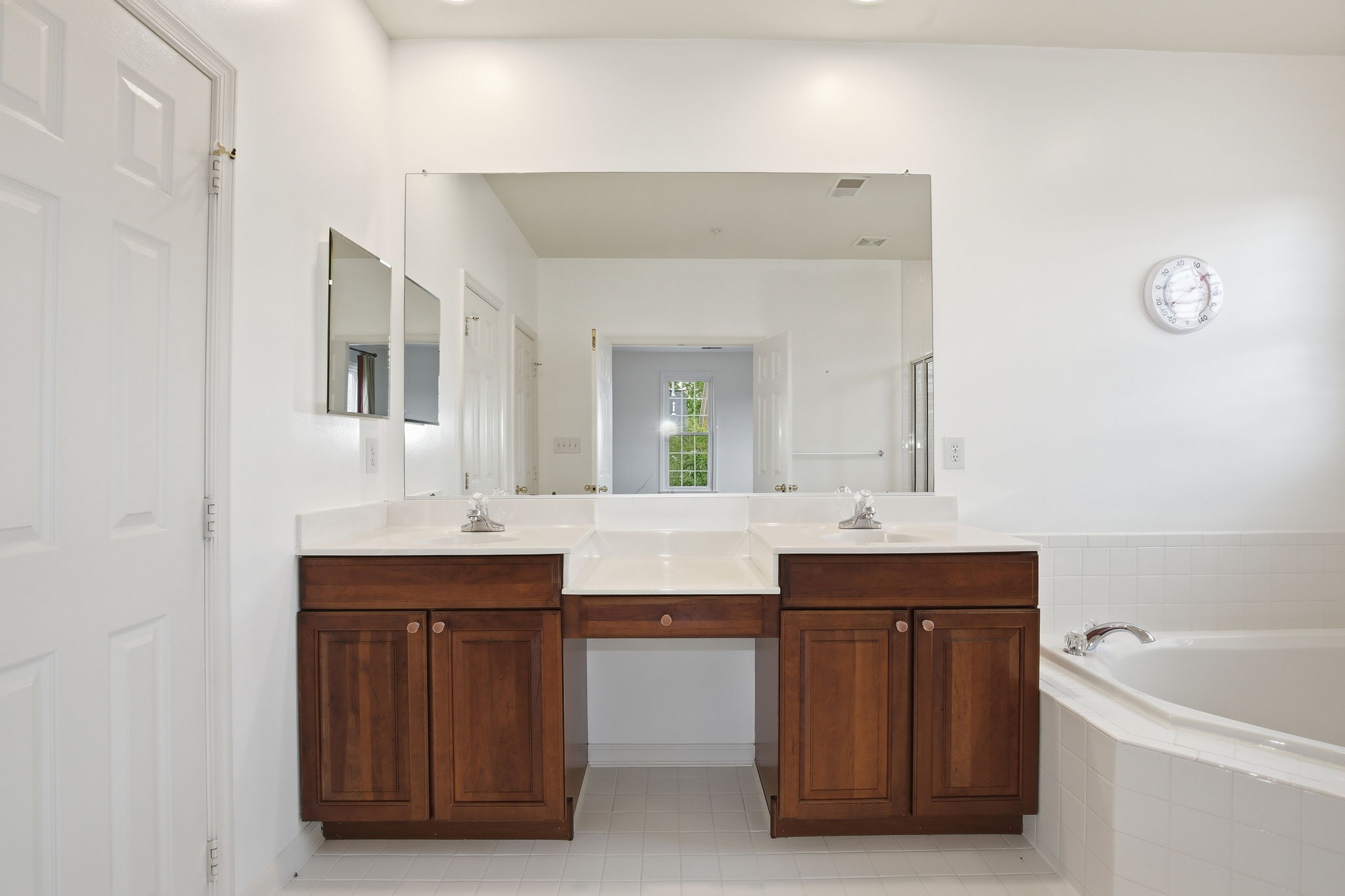 1120 Crestfield Dr _031