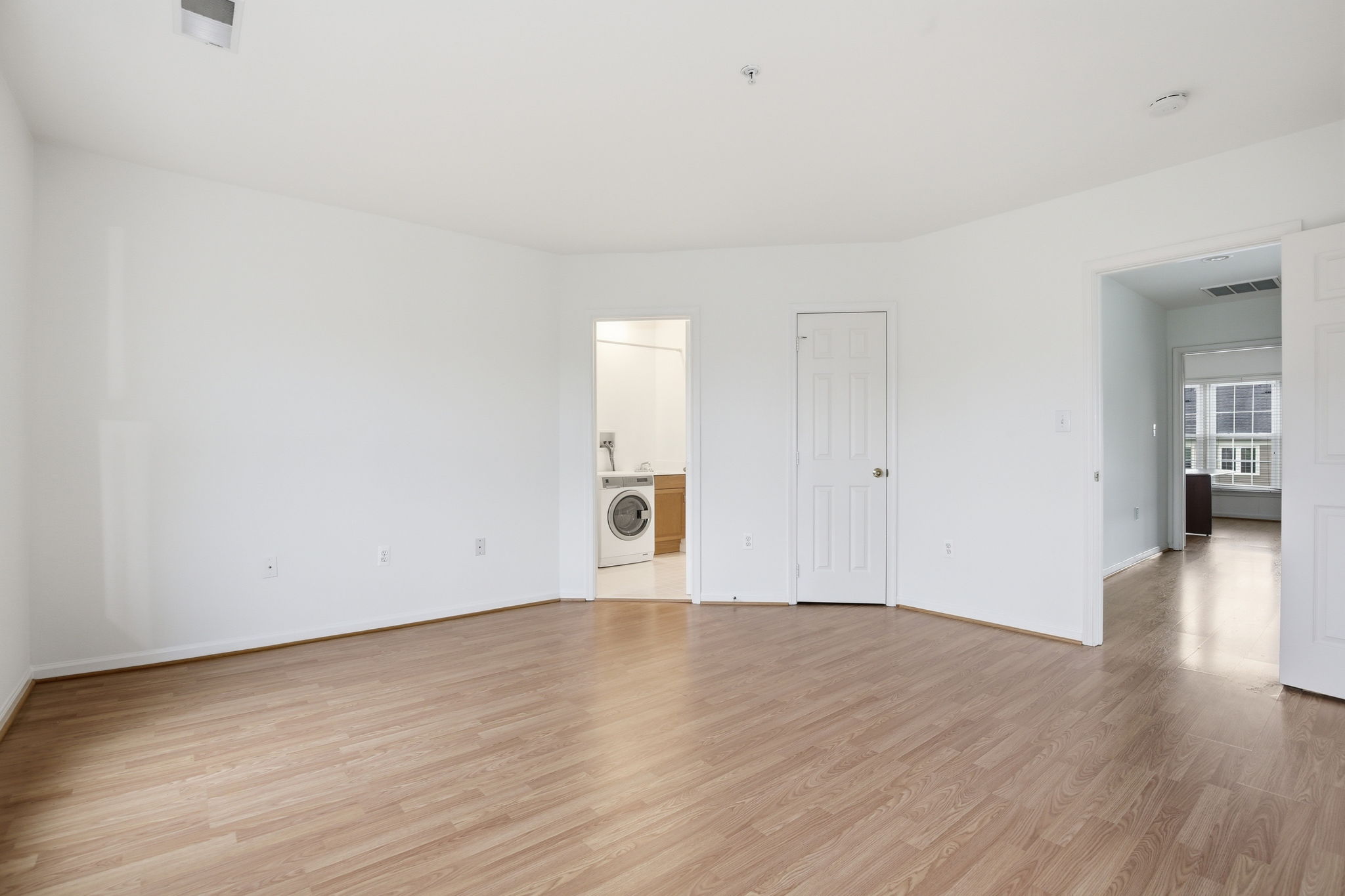 1120 Crestfield Dr _042