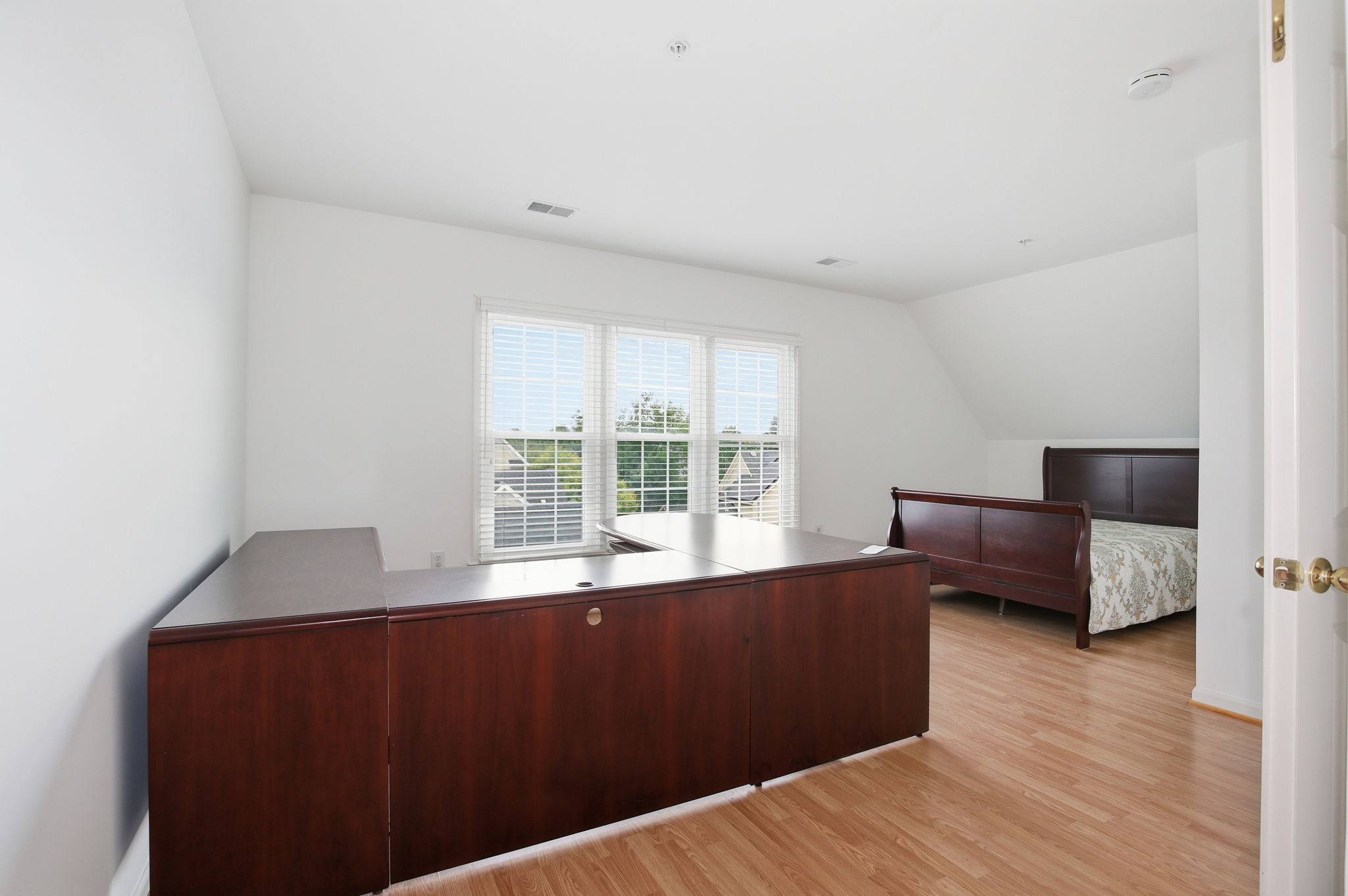 1120 Crestfield Dr _045