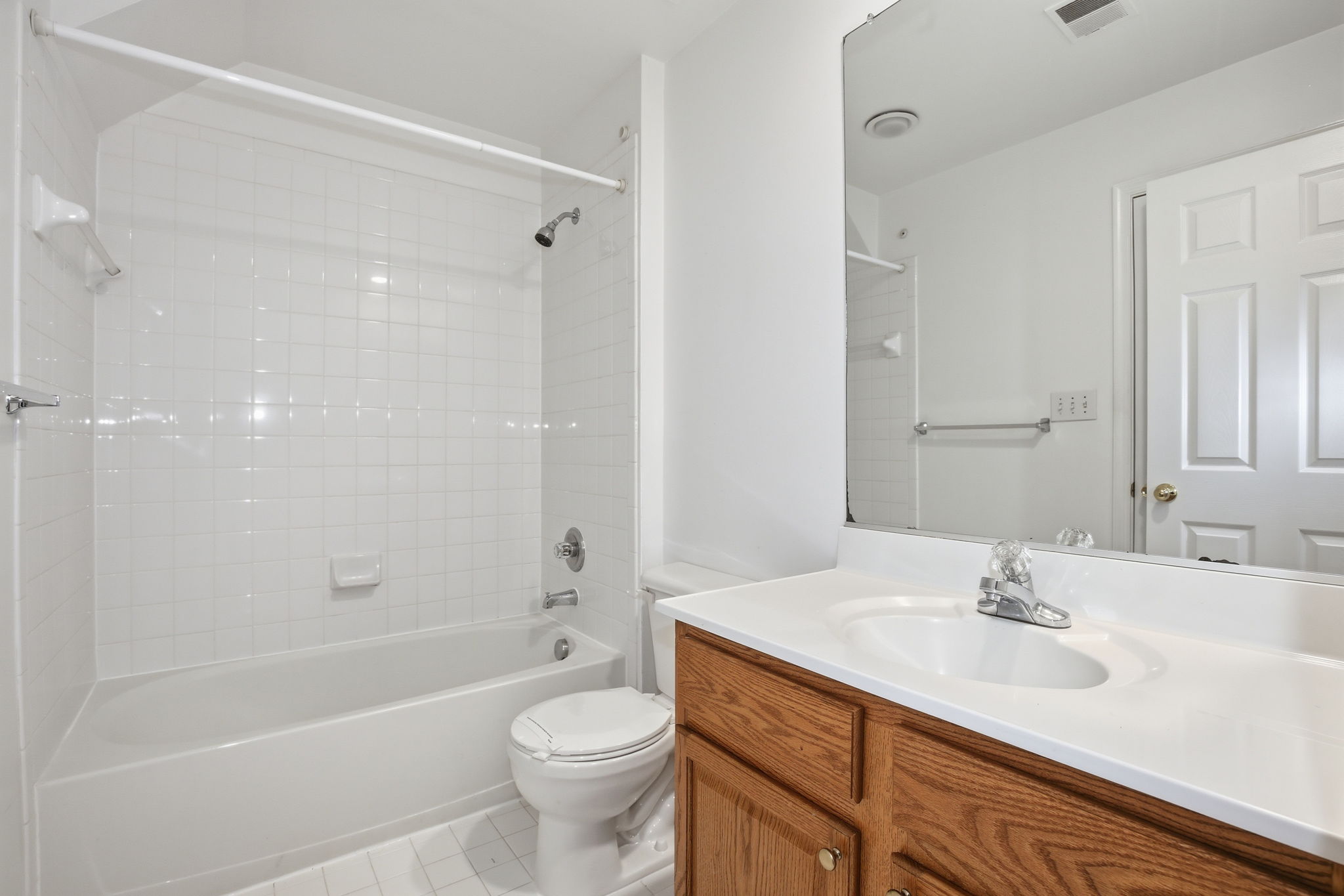 1120 Crestfield Dr _053