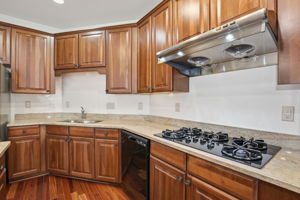 1120 Crestfield Dr _017