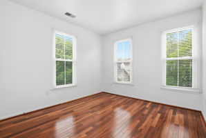 1120 Crestfield Dr _035