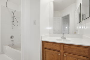 1120 Crestfield Dr _044