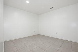 1120 Crestfield Dr _051