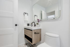 041_1120 Glacier Ave