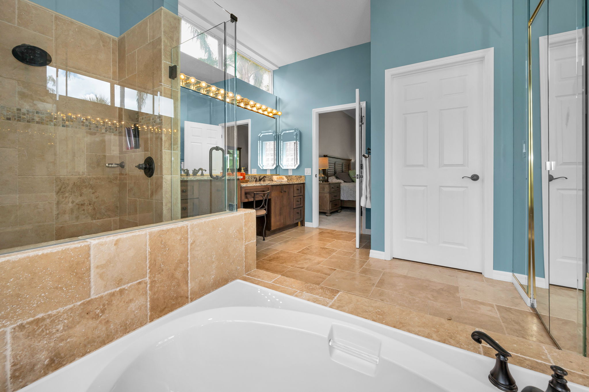 Primary Bathroom1c