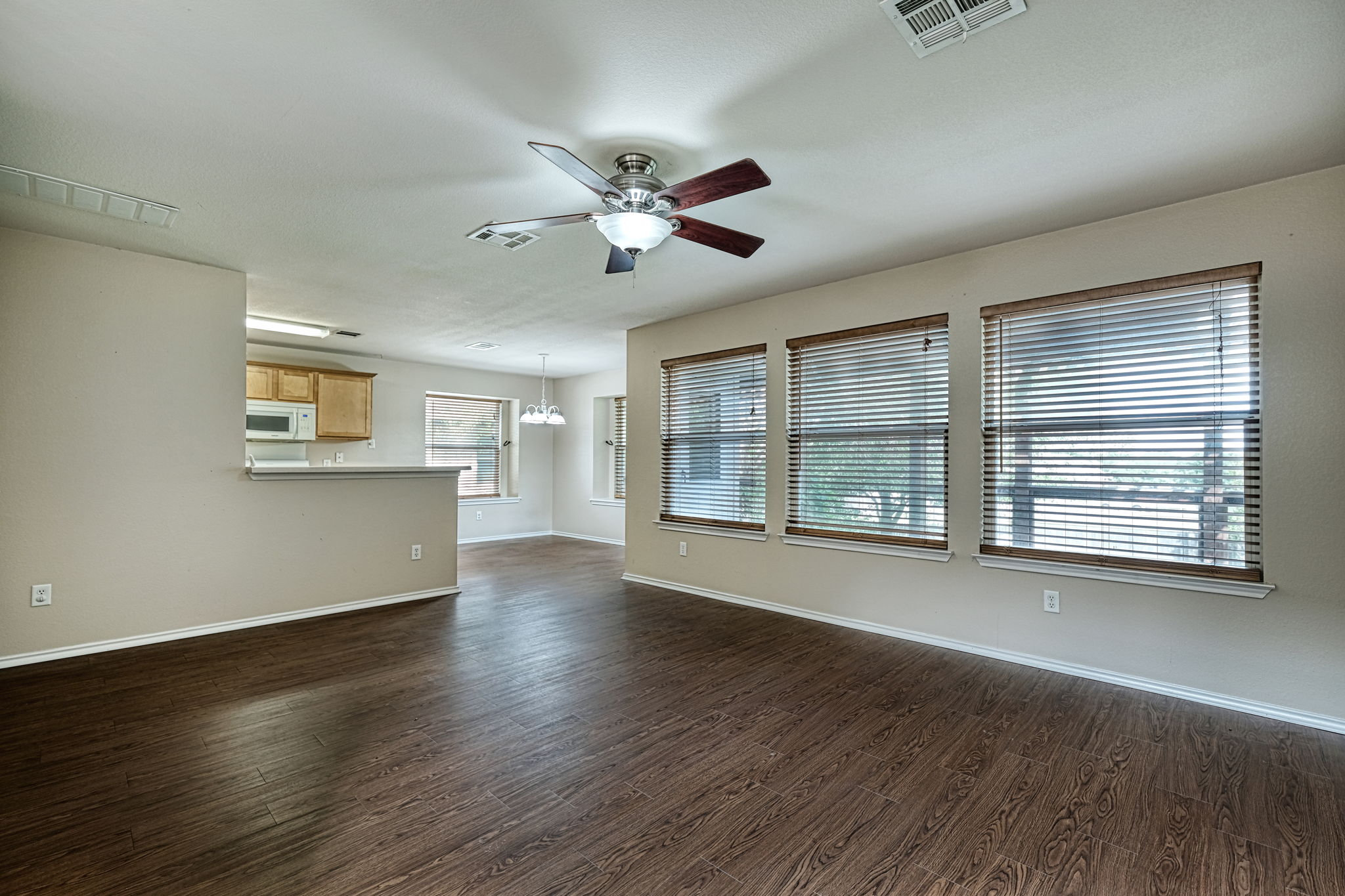 Living/DiningKitchen