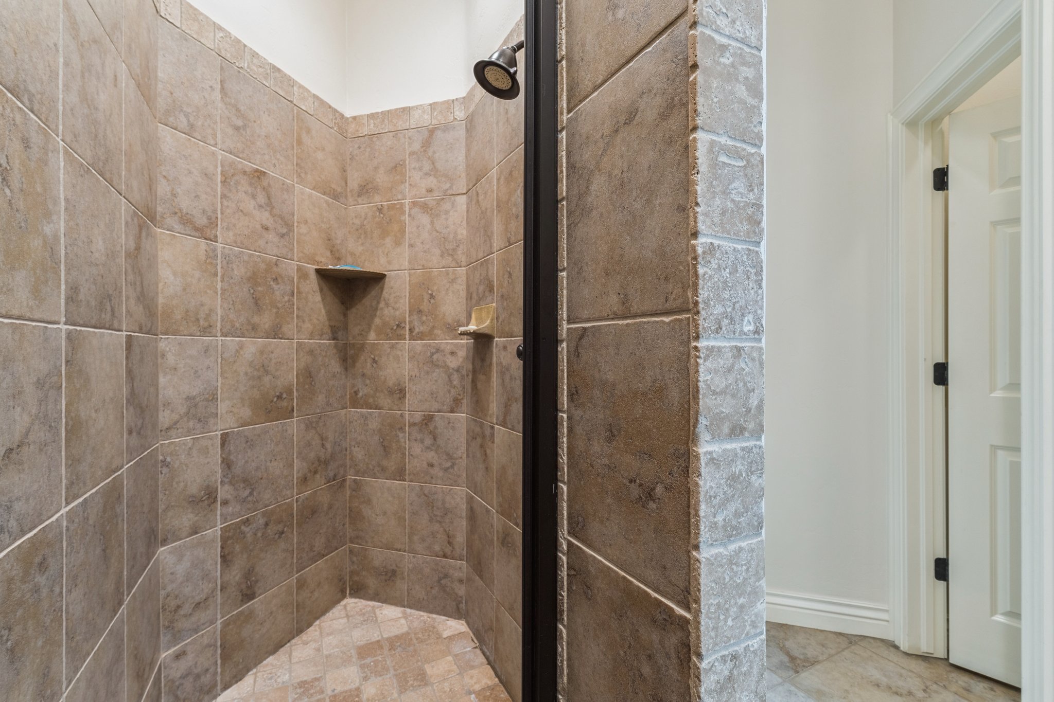 1120 Villas Creek Dr_040.jpg