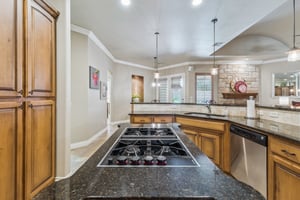 1120 Villas Creek Dr_029.jpg