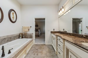 1120 Villas Creek Dr_044.jpg