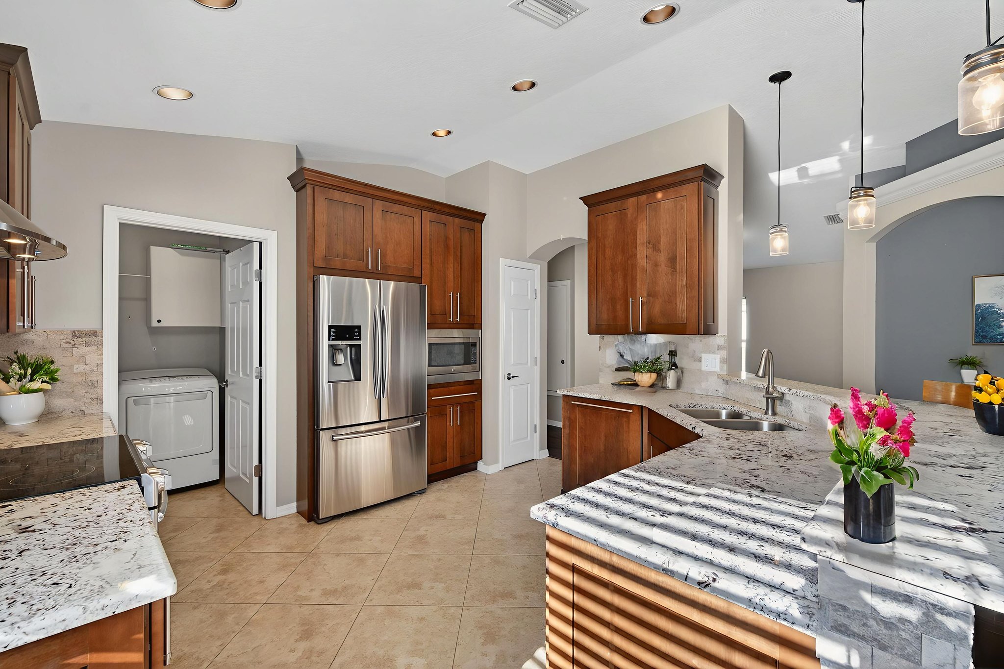 Interiors (21) virtually staged.jpeg