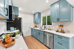 011_F8_1121 Elmer St