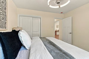 026_F8_1121 Elmer St