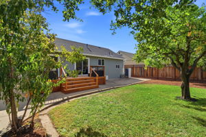 039_F8_1121 Elmer St