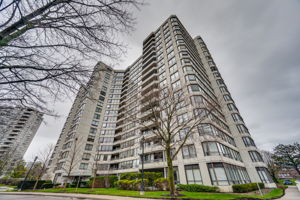 1121 Steeles Ave W PH 214, Toronto ON