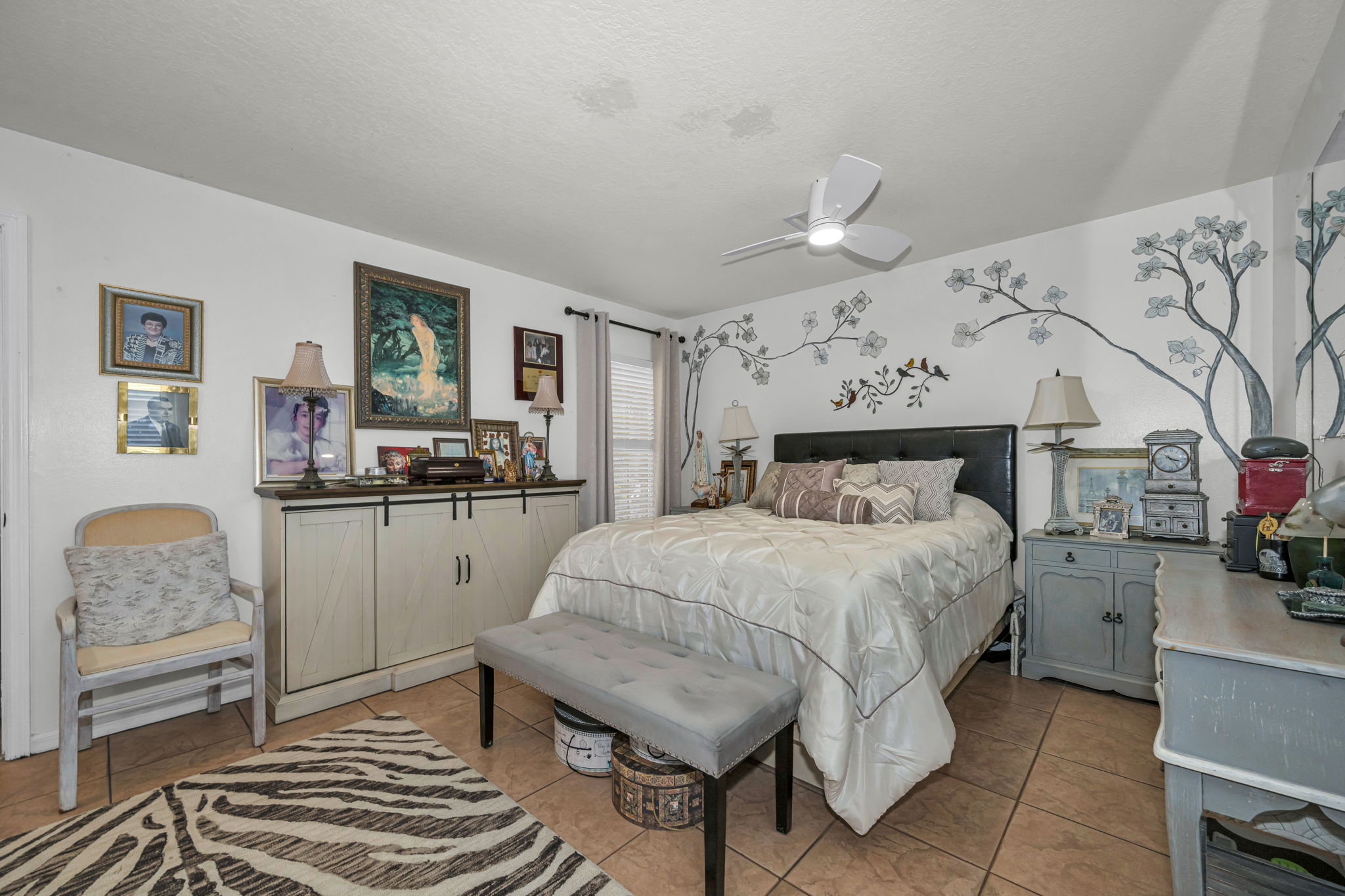 Primary Bedroom 1b