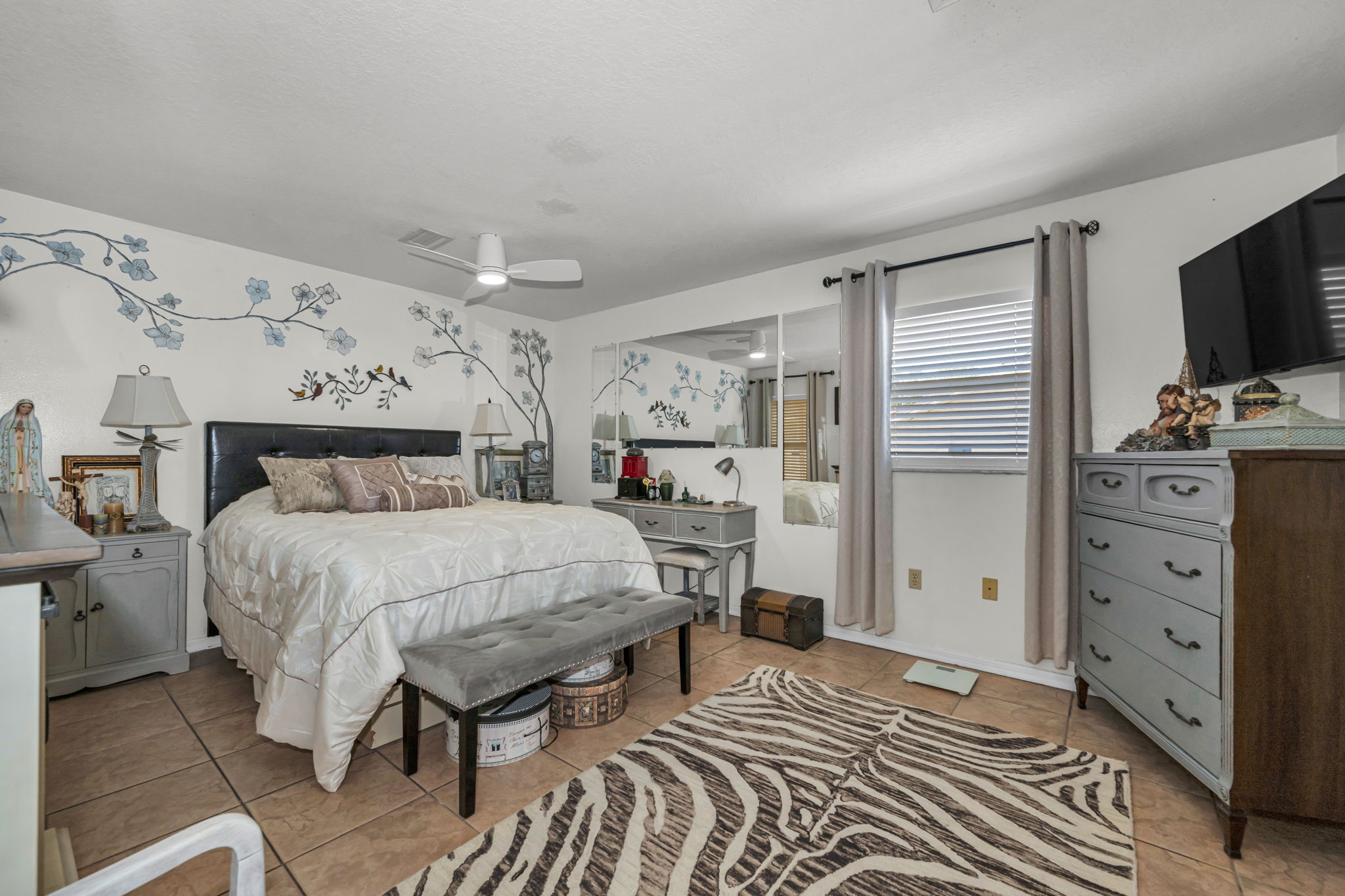 Primary Bedroom 1a