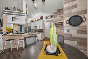 Kitchen Eat-In 3